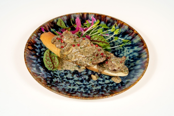 Bruschetta z polędwicą wołową