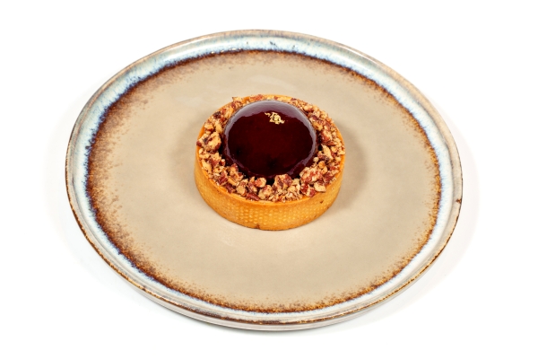 Tartaletka pekanowa z galaretką z czarnej porzeczki