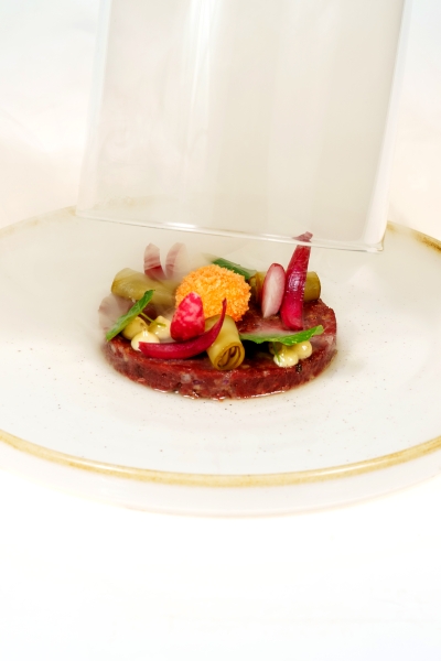 Podwędzany tatar z jelenia