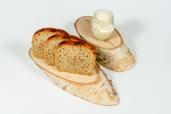 Domowy chleb z masłem