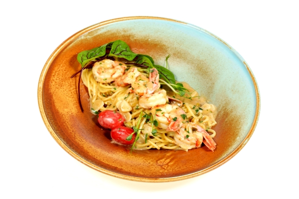 Spaghetti z kremowym sosem krewetkowym