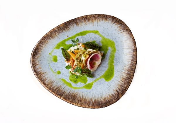 Żółty burak z serkiem truflowym i oliwą ziołową